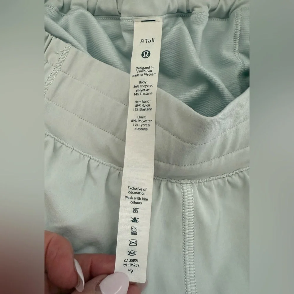 Lululemon Hotty Hot Low-Rise Short 4” Ocean Air – Size 8 Tall (Retired Color)